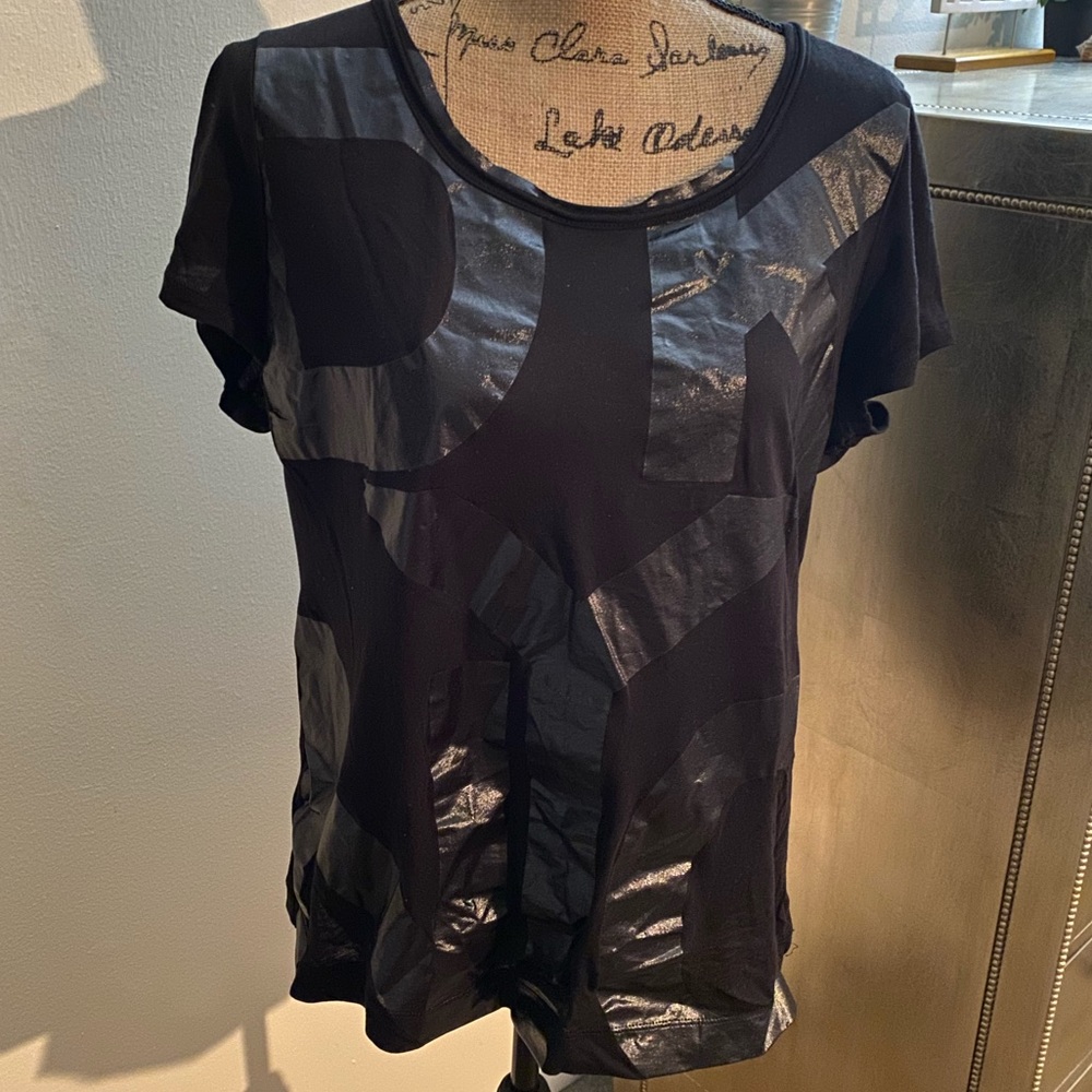 DKNYC BLACK T-SHIRT